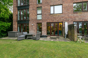 Private Patio- click for photo gallery